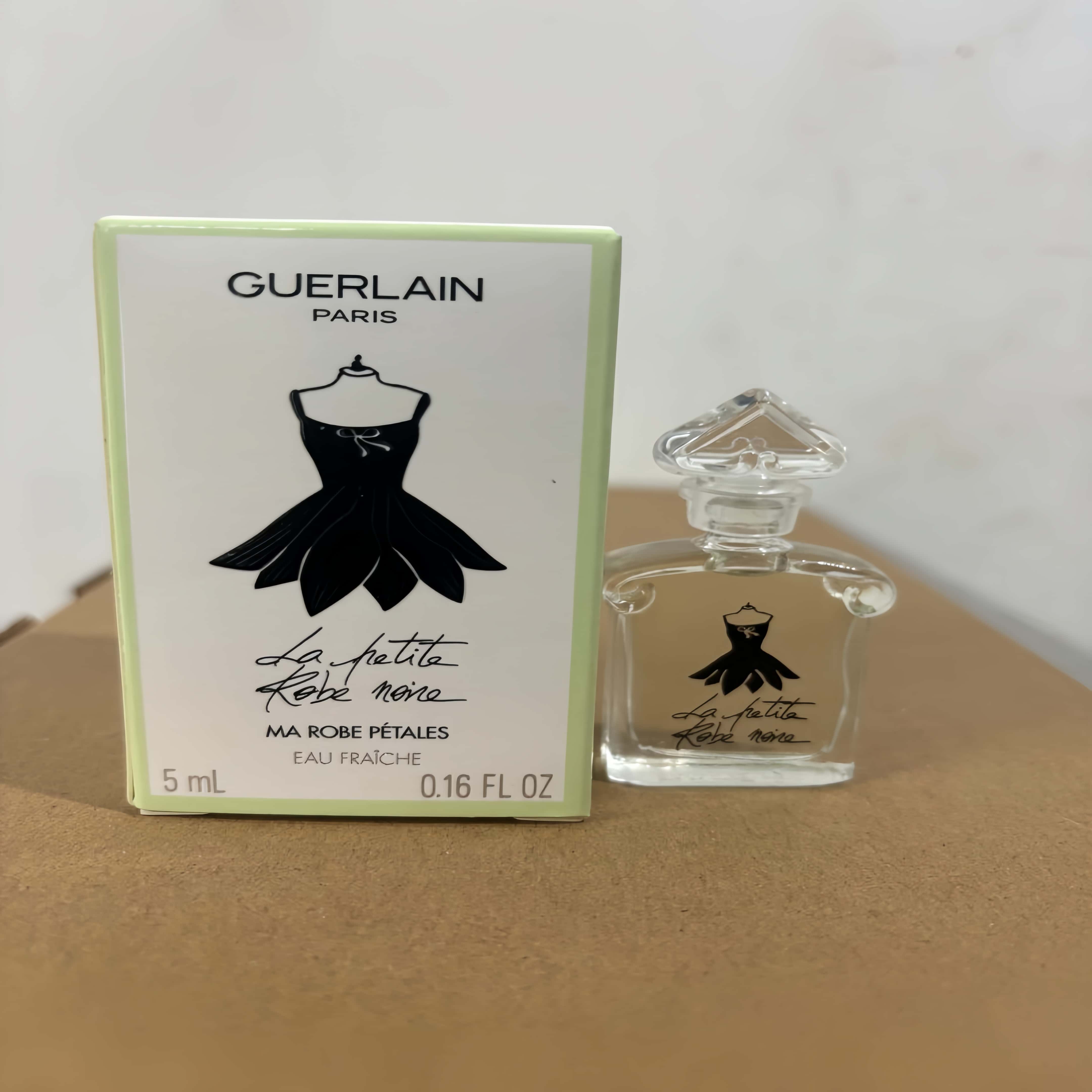 Guerlain La Petite Robe Noire Ma Robe Pétales（5ml）