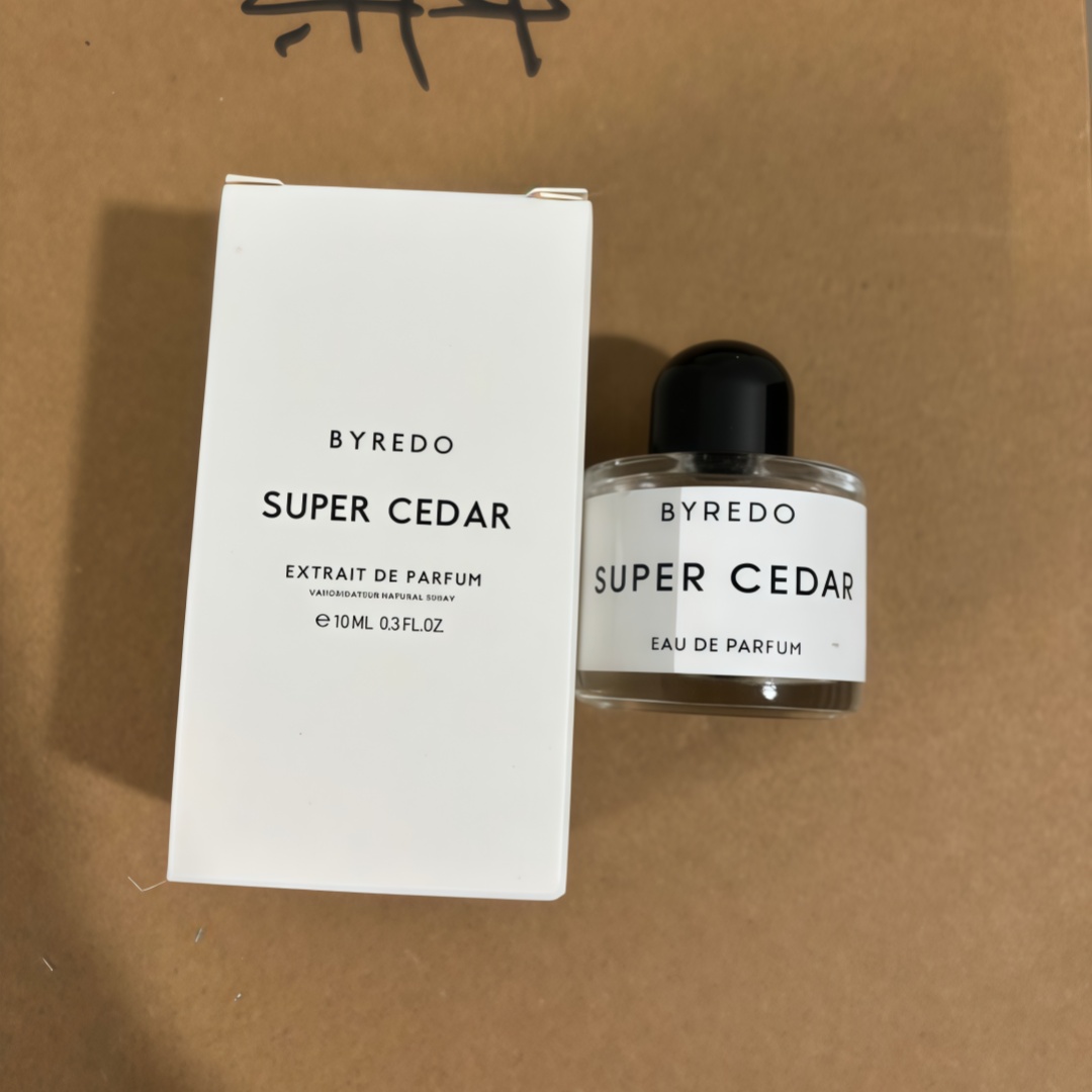 Byredo Super Cedar Extrait de Parfum（10ml）