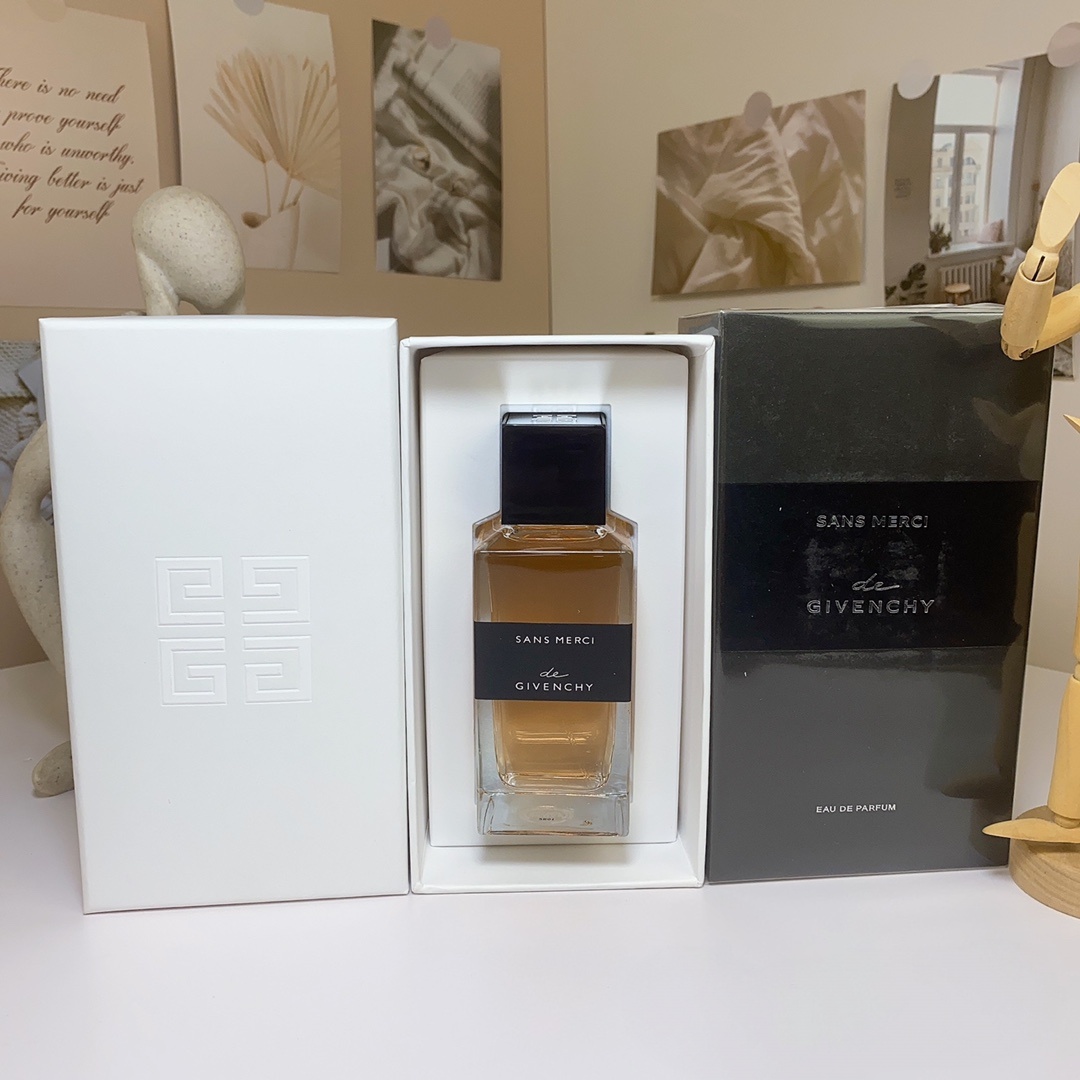 Givenchy Sans Merci Eau de Parfum