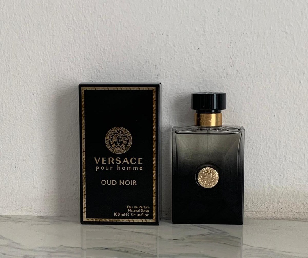 Versace Oud Noir Pour Homme Eau de Parfum