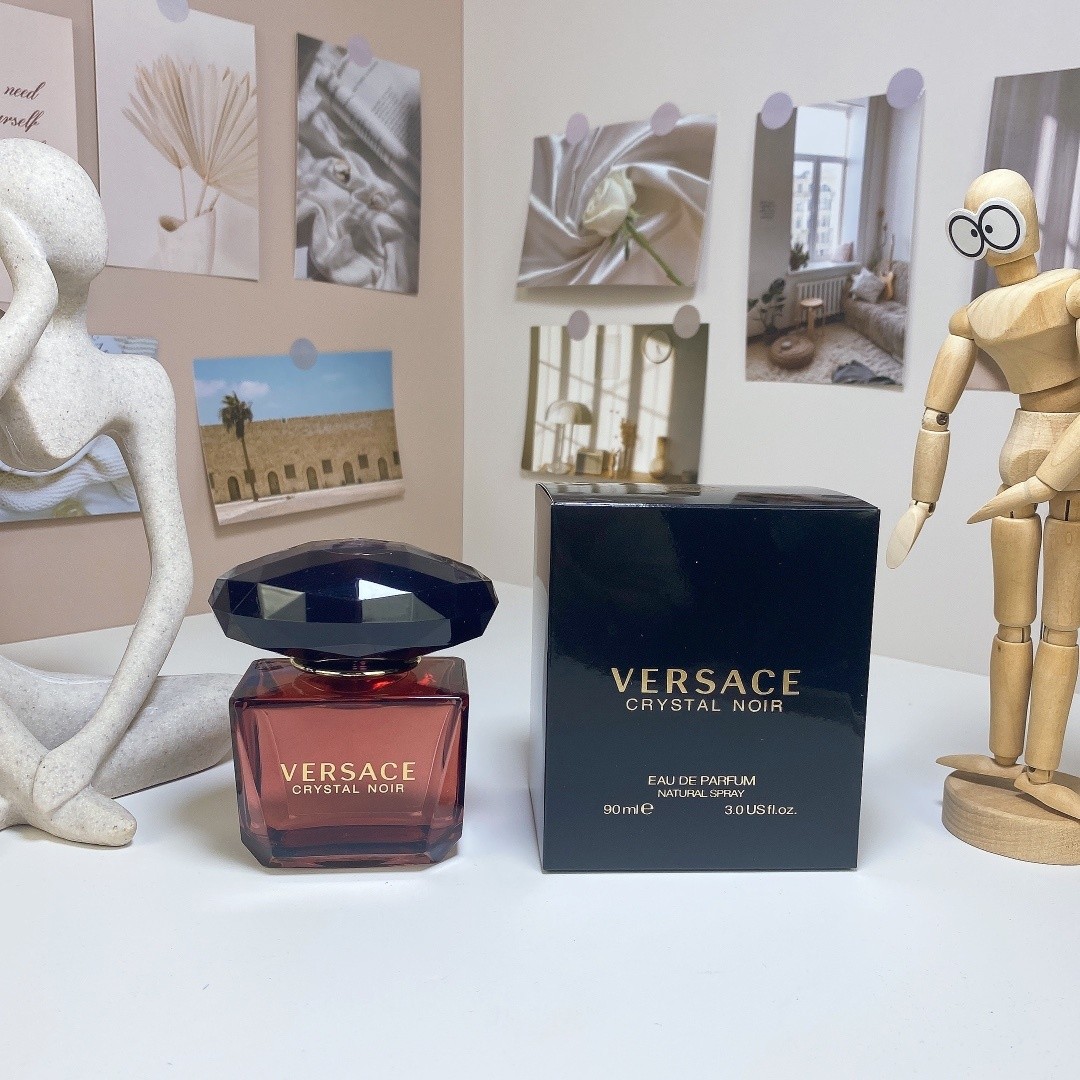 Versace Crystal Noir Eau de Parfum