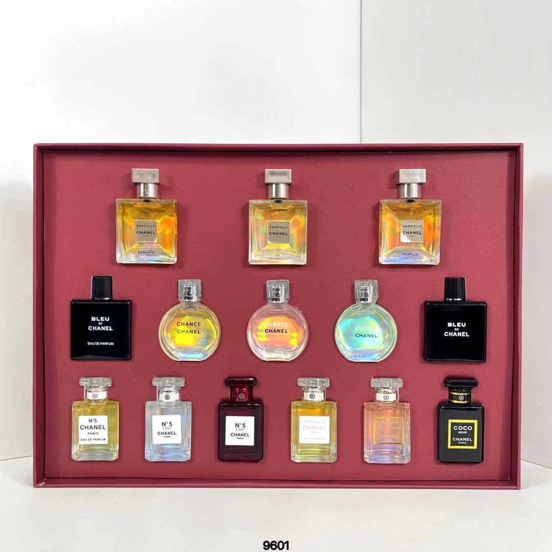 Chanel Mini Perfume Gift Set - 14-piece Set